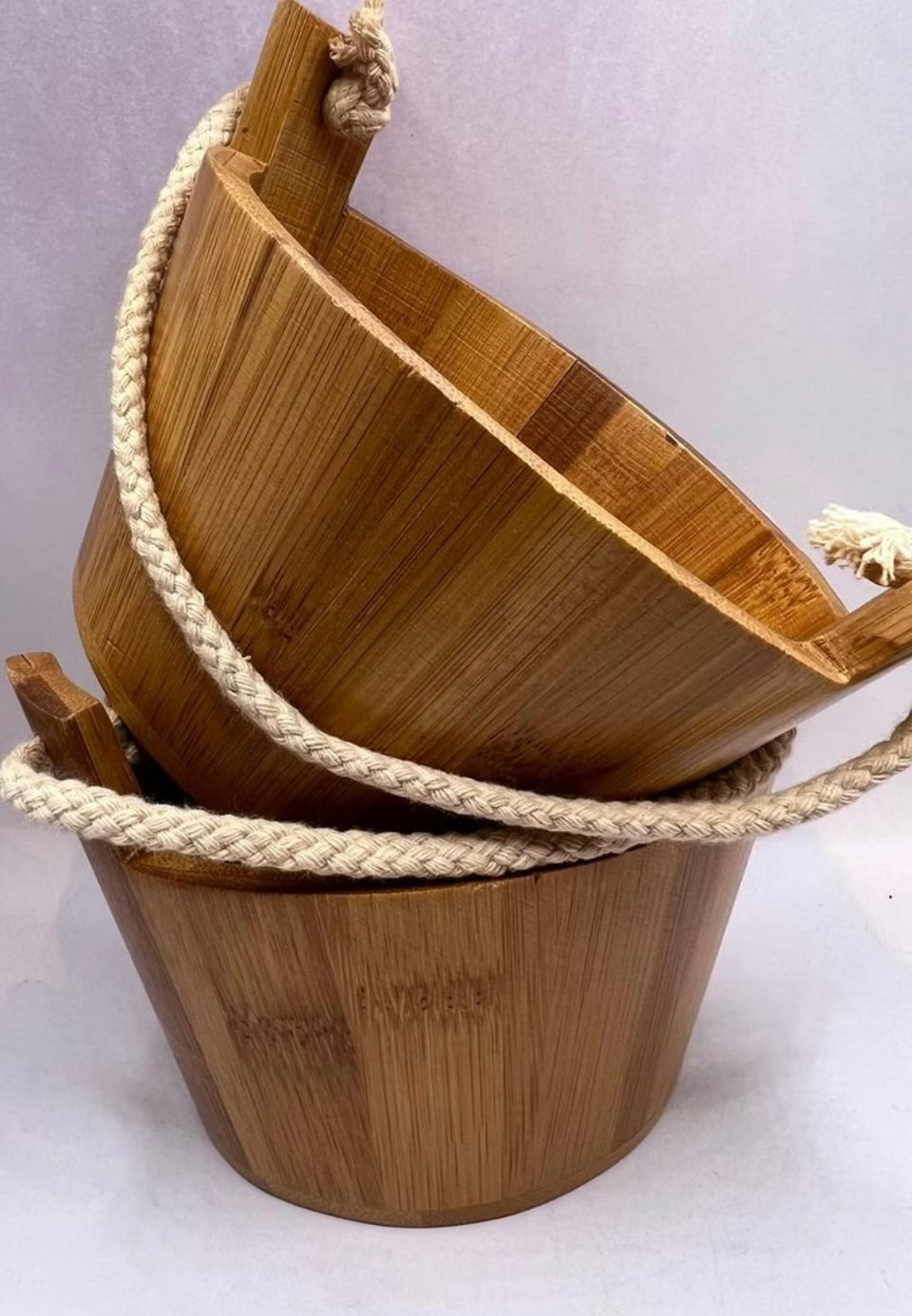 Holzbottich mit Kordel